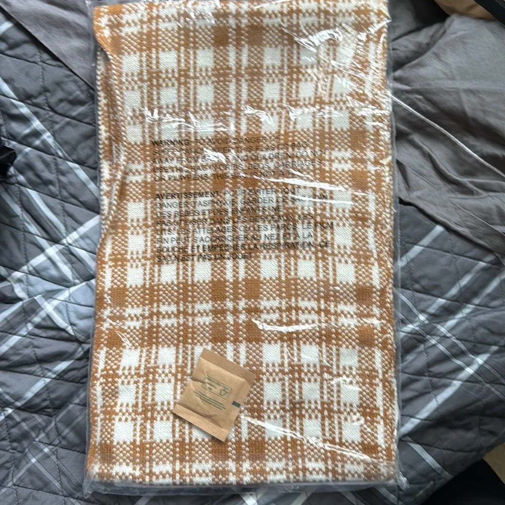Timberland Brown and Cream Plaid Scarf NIP. Ret $60